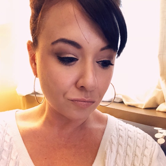 Meet your Posher, Cam - Picture 2 of 4